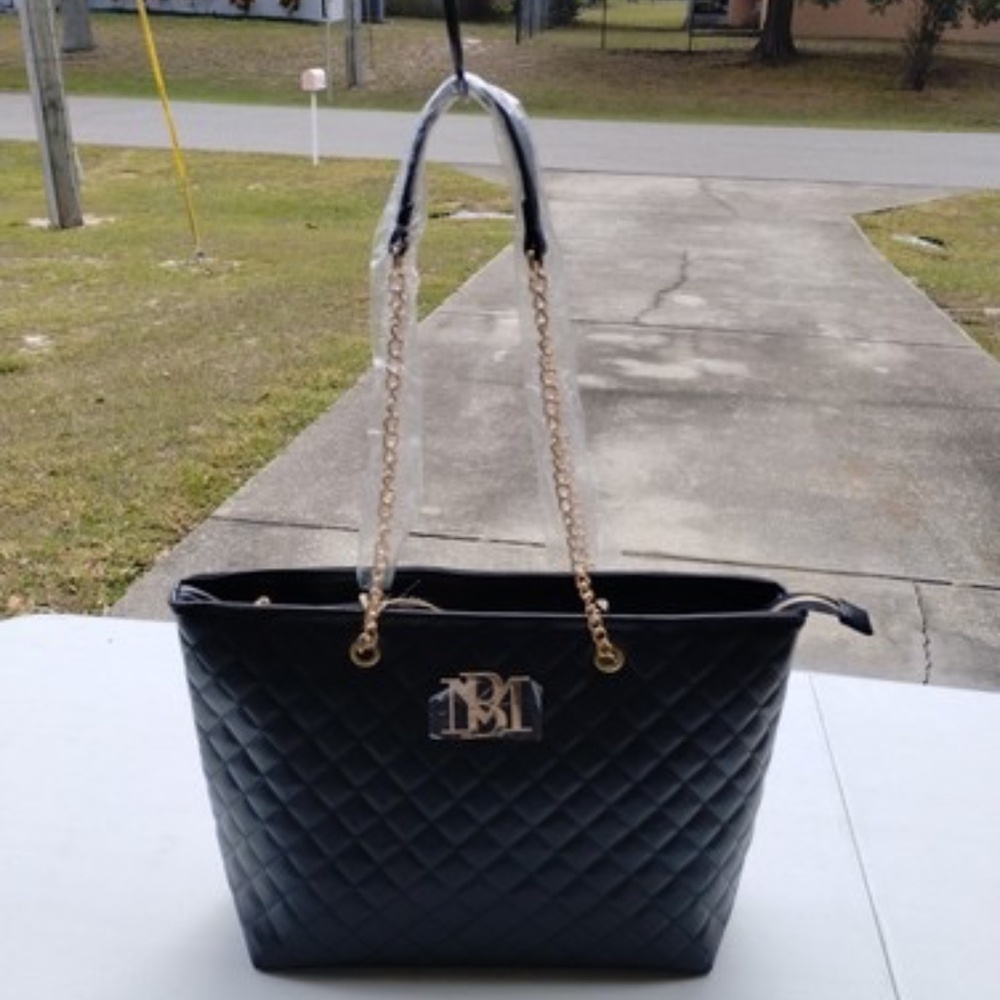 Flash Sale - Badgley Mischka Elegant Black Quilted Chain Strap Large Tote Bag - Picture 3 of 7